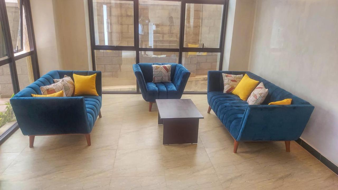 Golden Castle Hotel Hoima Екстер'єр фото