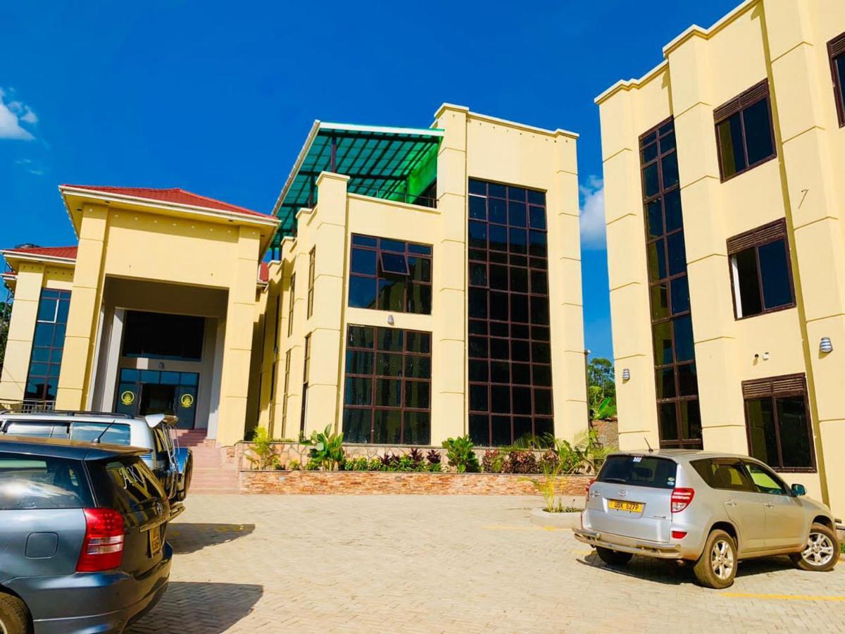 Golden Castle Hotel Hoima Екстер'єр фото