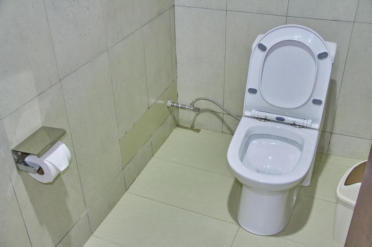 Golden Castle Hotel Hoima Екстер'єр фото